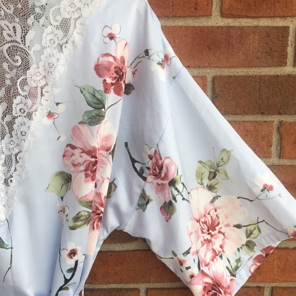 Apt. 9 Floral Satin Lace Accent Belted Wrap Robe size Medium - Picture 10 of 16